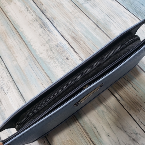 Nicole Miller wallet! - Picture 3 of 9